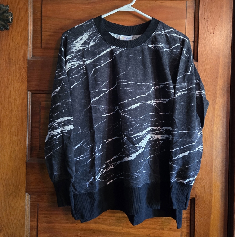 LuLaRoe Hannah Sweatshirt
